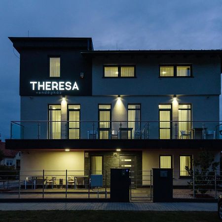 Theresa Vendeghaz Kiskunmajsa Exterior photo